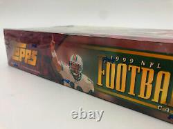 1999 topps NFL TRADING CARD HOBBY BOX NFL Football Cards (Factory Sealed)